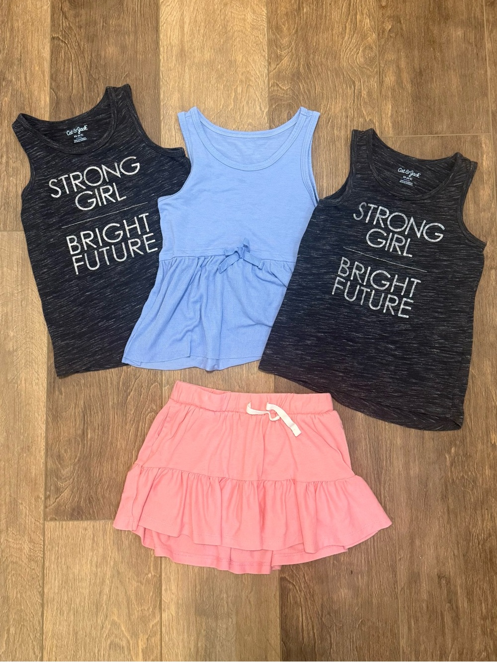 Girls clothes size 4/5